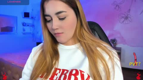 Snapshot of lucia_star_ chatting on February 19, 2025, 5:38 am lucia star  online show from February 19, 2025, 5:38 am