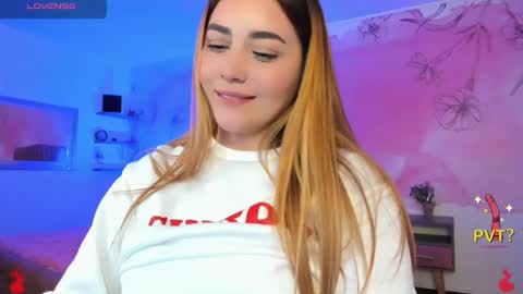 Snapshot of lucia_star_ chatting on February 19, 2025, 8:44 am lucia star  online show from February 19, 2025, 8:44 am