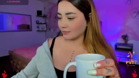 Snapshot of lucia_star_ chatting on February 21, 2025, 5:35 am lucia star  online show from February 21, 2025, 5:35 am