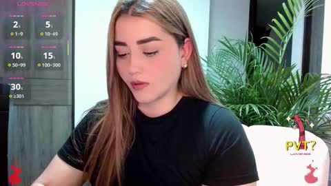 Snapshot of lucia_star_ chatting on October 21, 2025, 11:05 pm lucia star  online show from October 21, 2025, 11:05 pm