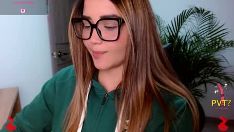 lucia star  online show from March 31, 2026, 1:07 am