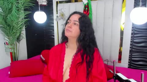 Snapshot of lucia_vonne chatting on January 3, 2025, 2:30 pm Lucia Vonne online show from January 3, 2025, 2:30 pm