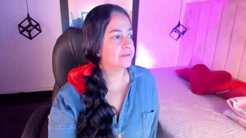 Lucia Vonne online show from November 5, 2025, 8:53 pm