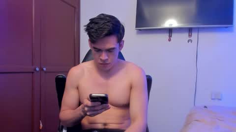 Snapshot of lucian_gomez chatting on October 6, 2025, 7:33 pm Lucian Gomez online show from October 6, 2025, 7:33 pm