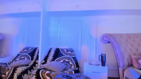 Luciana online show from November 8, 2025, 8:40 pm