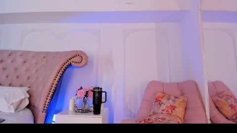 Snapshot of luciana_roa chatting on April 16, 2026, 9:39 pm Luciana online show from April 16, 2026, 9:39 pm