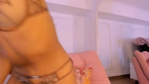 Snapshot of luciana_roa chatting on May 3, 2026, 12:55 pm Luciana online show from May 3, 2026, 12:55 pm