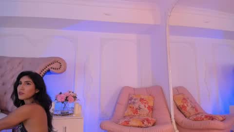 Snapshot of luciana_roa chatting on May 4, 2026, 8:49 pm Luciana online show from May 4, 2026, 8:49 pm