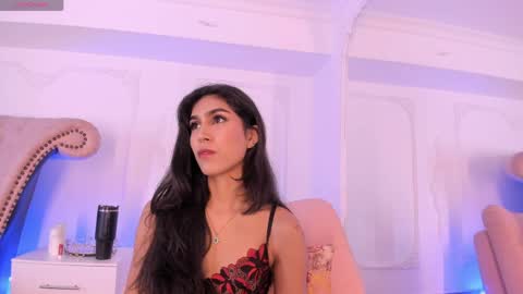 Snapshot of luciana_roa chatting on May 27, 2026, 8:50 pm Luciana online show from May 27, 2026, 8:50 pm