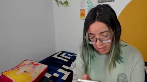 Dani 3 online show from December 2, 2025, 2:45 pm