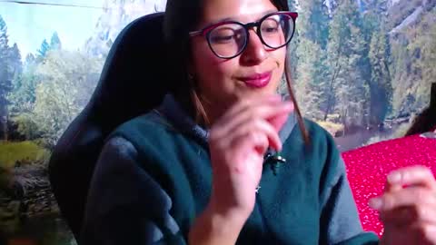 Lucy online show from November 5, 2025, 4:01 am