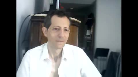 Snapshot of lucianoaxel chatting on February 3, 2026, 2:22 pm Luciano online show from February 3, 2026, 2:22 pm