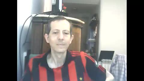 Snapshot of lucianoaxel chatting on February 11, 2026, 1:32 am Luciano online show from February 11, 2026, 1:32 am