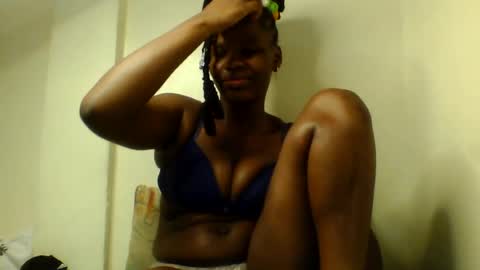 luciaresa online show from August 6, 2026, 4:36 am