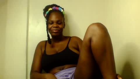 luciaresa online show from August 7, 2026, 4:47 am