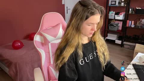 Snapshot of lucie_hot chatting on February 3, 2025, 8:46 am Lucie hot follow me on online show from February 3, 2025, 8:46 am