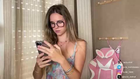 Snapshot of lucie_hot chatting on September 16, 2025, 7:20 am Lucie hot follow me on online show from September 16, 2025, 7:20 am