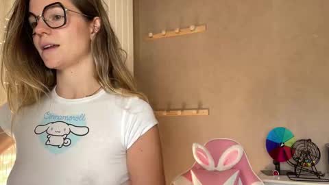 Snapshot of lucie_hot chatting on September 27, 2025, 9:14 am Lucie hot follow me on online show from September 27, 2025, 9:14 am