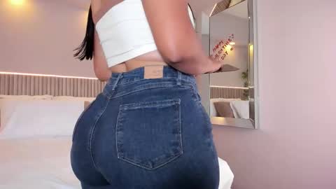 Snapshot of luciemillerr chatting on February 16, 2026, 5:20 pm lucie online show from February 16, 2026, 5:20 pm