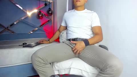 Snapshot of lucii_fer_ chatting on March 16, 2026, 11:47 am Leo online show from March 16, 2026, 11:47 am