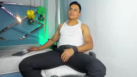 Snapshot of lucii_fer_ chatting on March 17, 2026, 2:31 pm Leo online show from March 17, 2026, 2:31 pm