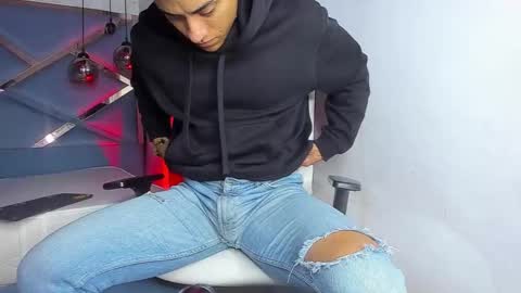 Snapshot of lucii_fer_ chatting on March 18, 2026, 11:35 am Leo online show from March 18, 2026, 11:35 am