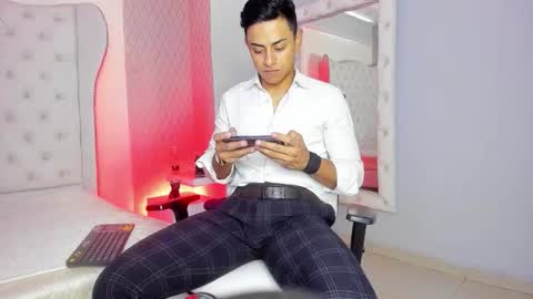 Snapshot of lucii_fer_ chatting on March 20, 2026, 11:48 am Leo online show from March 20, 2026, 11:48 am