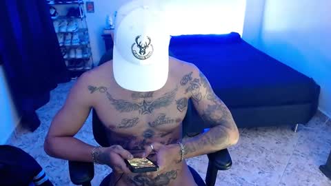 luciifer_hills online show from December 24, 2024, 5:23 pm