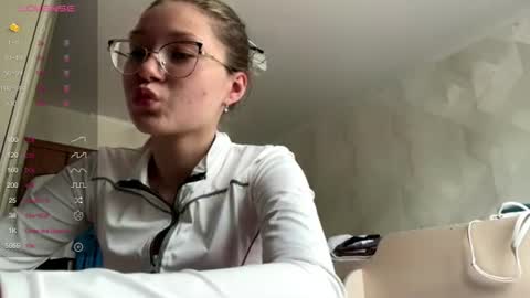 Snapshot of lucindascercy chatting on June 14, 2026, 6:04 am Maya online show from June 14, 2026, 6:04 am