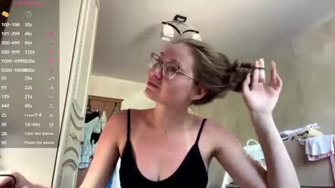 Snapshot of lucindascercy chatting on July 12, 2026, 7:32 am Maya online show from July 12, 2026, 7:32 am