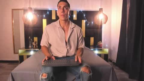 Lucio online show from December 15, 2025, 11:58 am