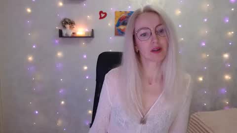 Arina online show from April 14, 2026, 4:35 pm