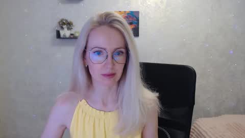 Arina online show from May 21, 2026, 6:04 pm