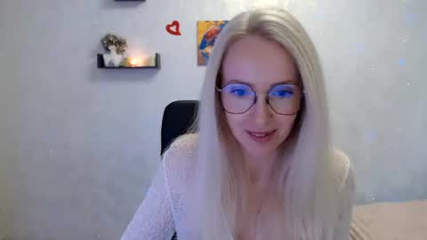 Snapshot of luckcristal chatting on July 9, 2026, 4:00 pm Arina online show from July 9, 2026, 4:00 pm