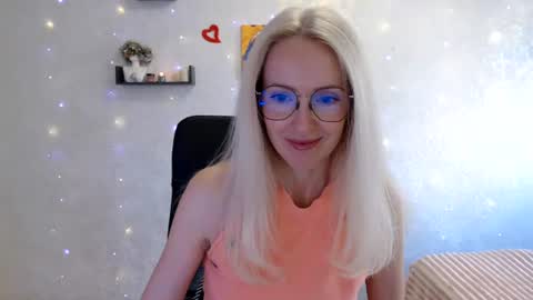 Snapshot of luckcristal chatting on July 12, 2026, 3:58 pm Arina online show from July 12, 2026, 3:58 pm