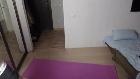 Snapshot of lucky_swimmer chatting on November 3, 2025, 5:31 am Iron Jhon online show from November 3, 2025, 5:31 am