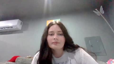 luckygirl96 online show from September 21, 2025, 4:41 pm