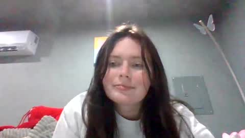 luckygirl96 online show from October 8, 2025, 12:19 am