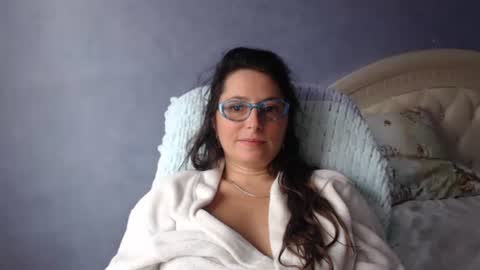 luckylinda23 online show from October 1, 2025, 9:15 am
