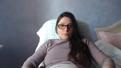 luckylinda23 online show from April 4, 2026, 11:40 am