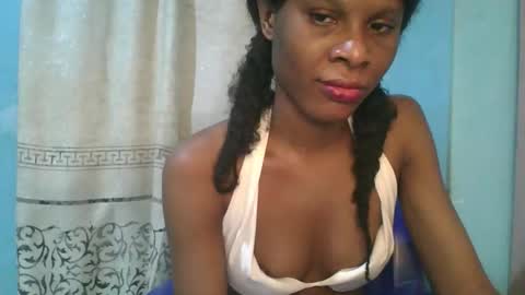 Snapshot of luckymadequeen chatting on February 3, 2026, 6:40 am Gloria online show from February 3, 2026, 6:40 am