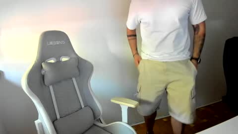 luckymikey90 online show from May 6, 2026, 10:20 am