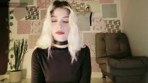 luckysapphire777 online show from June 8, 2026, 12:38 pm