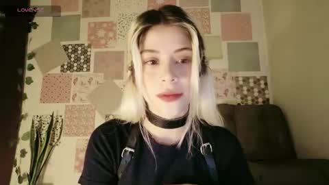luckysapphire777 online show from June 15, 2026, 1:24 pm