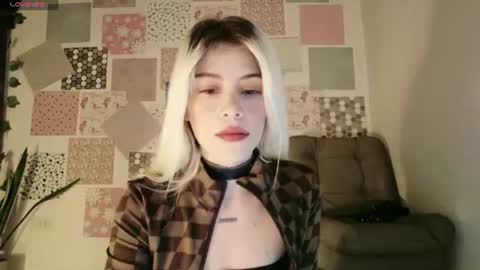 luckysapphire777 online show from June 30, 2026, 12:39 pm