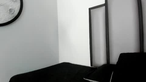   online show from October 31, 2025, 5:08 am