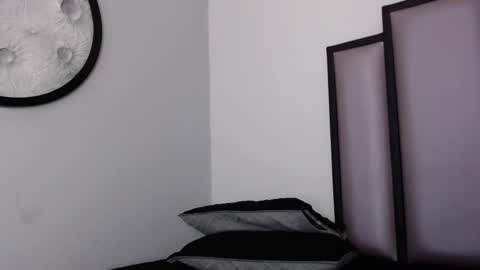   online show from November 13, 2025, 5:17 am