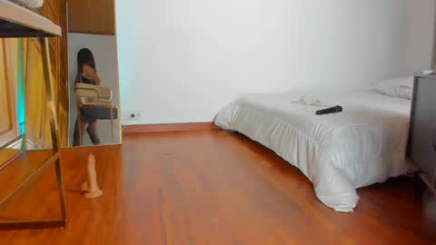 Hello my name is Lucy nice to meet you  thumb up is important for me kisses     online show from December 5, 2024, 11:18 pm