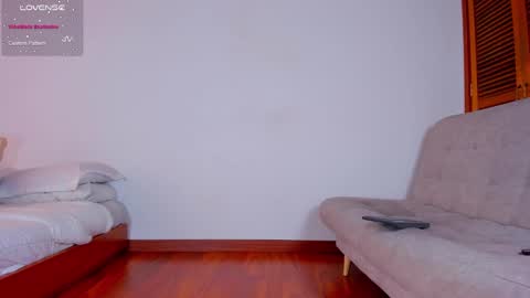 Hello my name is Lucy nice to meet you  thumb up is important for me kisses     online show from March 3, 2025, 6:01 pm