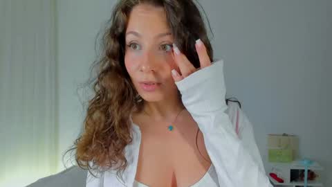 lucy__ray online show from June 6, 2026, 11:09 pm